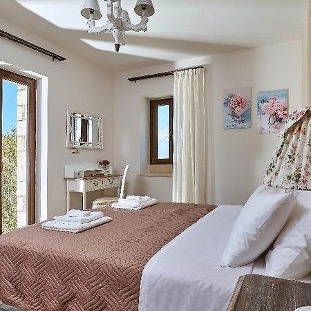Orelia Cretan Villas & Deluxe Apartments Kamilari Exteriör bild
