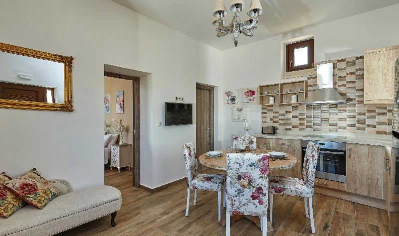 Orelia Cretan Villas & Deluxe Apartments Kamilari Exteriör bild